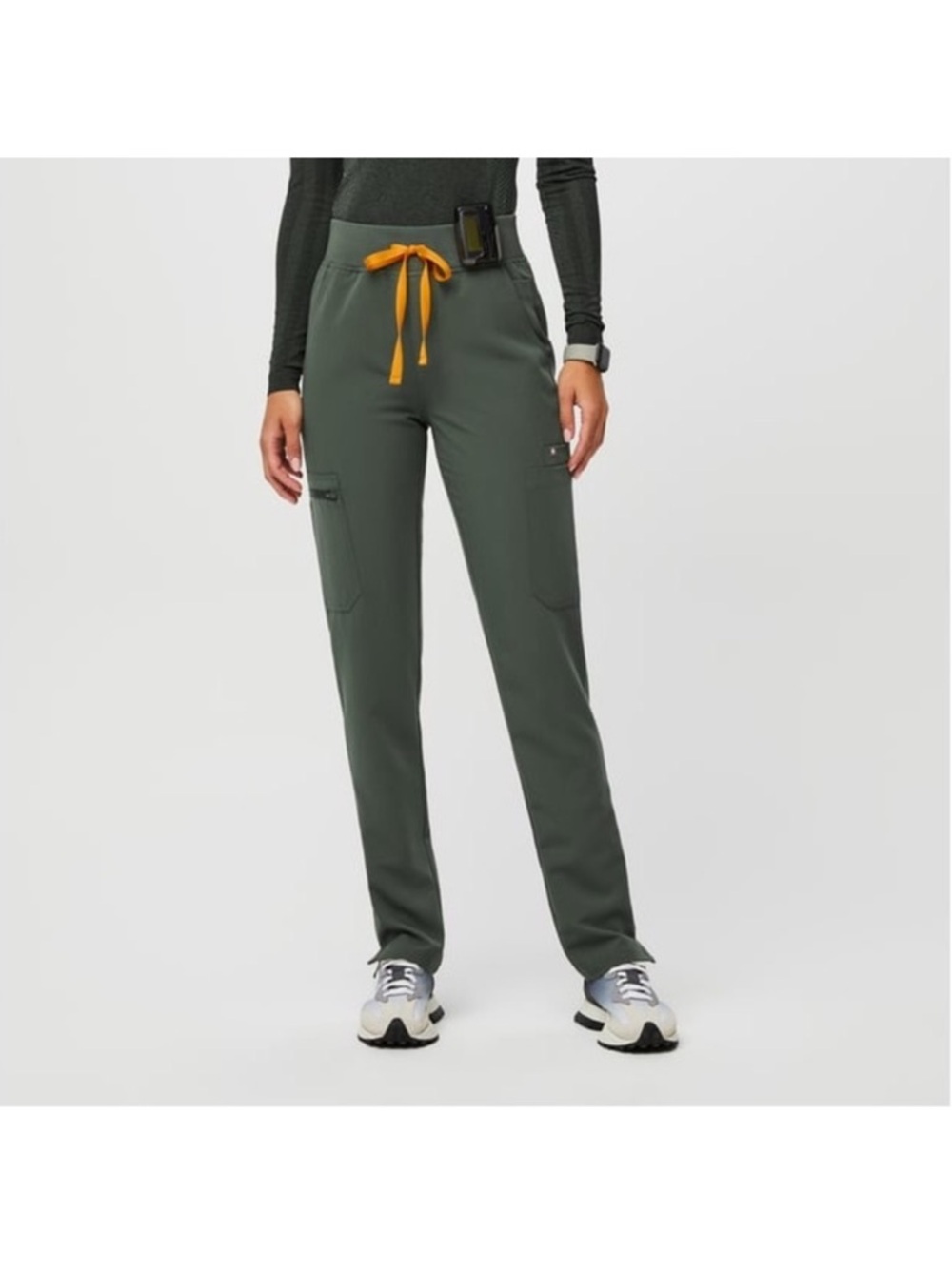 Yola High-Waist Skinny Scrub Pants in Moss Green | FIGS